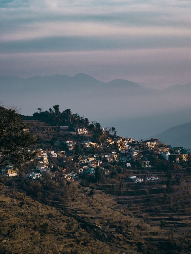 Delhi to Ranikhet Distance, Delhi to Ranikhet bus Distance, Delhi to Ranikhet by bus, Delhi to Ranikhet by Train, Delhi to Ranikhet by taxi, 