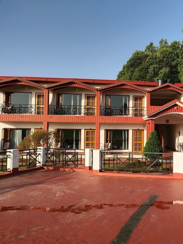 Chaukori, Chaukori Uttarakhand, Chaukori places to visit, things to do in Chaukori, Chaukori weather, Chaukori hotels, Kausani to Chaukori distance, Almora to Chaukori distance, Binsar to Chaukori distance, Delhi to Chaukori,