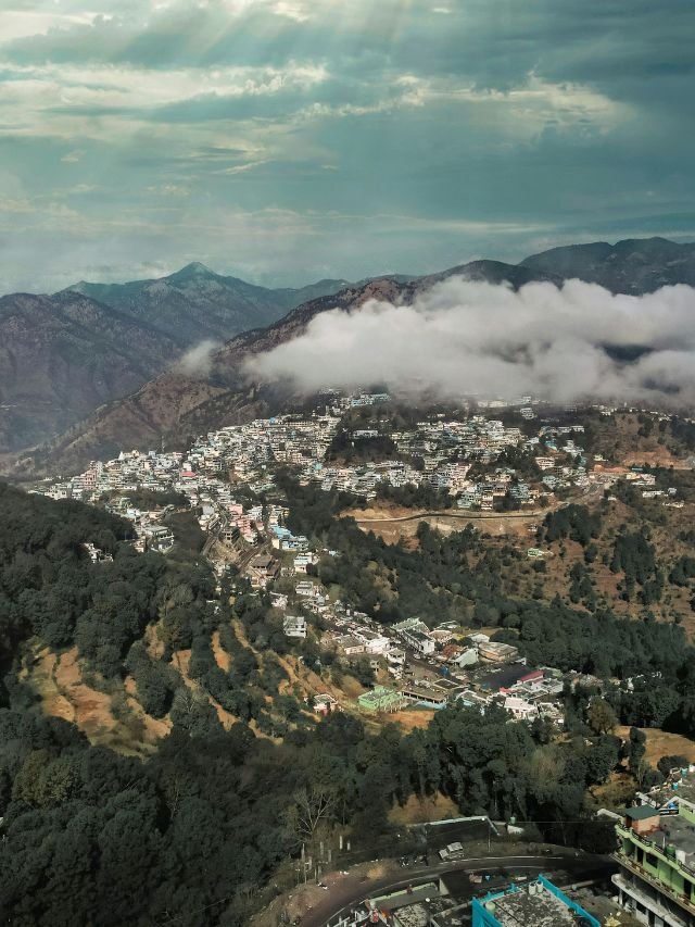 Tehri Garhwal, Tehri Garhwal Distric, things to do in Tehri Garhwal, places to visit in Tehri Garhwal, Tehri Garhwal History,