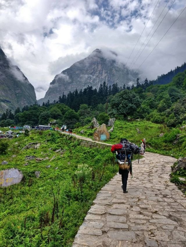 valley of flowers trek itinerary, Valley of Flowers Trek, valley of flowers trek best time, valley of flowers trek cost