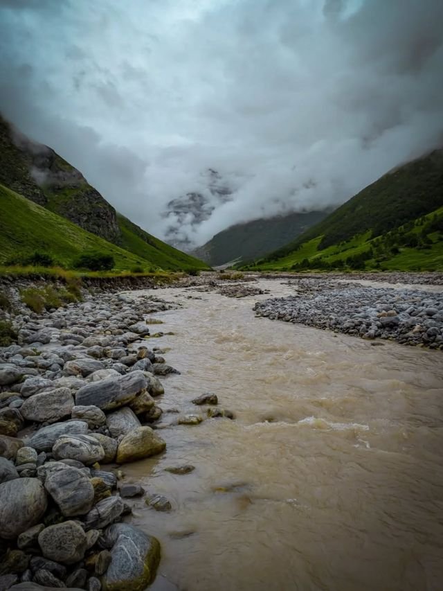 valley of flowers trek itinerary, Valley of Flowers Trek, valley of flowers trek best time, valley of flowers trek cost