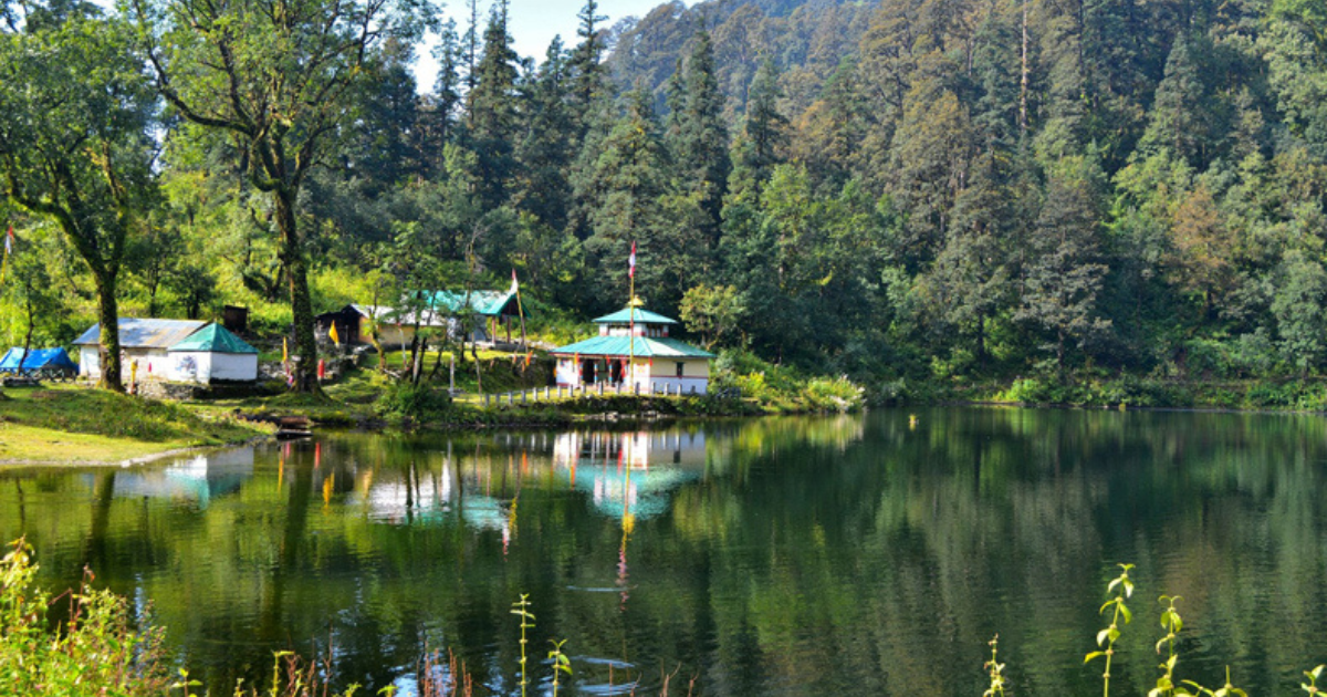 How to Reach Dodital Lake: Trek, Distance and Travel Tips 1 Dodital Lake Trek, Dodital Lake, Dodital Trek, Dodital, freshwater lake in uttarakhand,